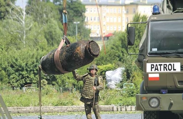 "Hermann" został przetransportowany na poligon drawski i wysadzony.