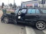 Wypadek na skrzyżowaniu ulic Bohaterów Warszawy i Mieszka I w Koszalinie [zdjęcia]