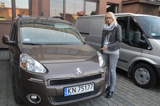 Anna Mieczkowska: Sądecki ZUS używa teraz jednego SUV-a i dziewięciu  samochodów osobowo-ciężarowych (jak na zdjęciu)