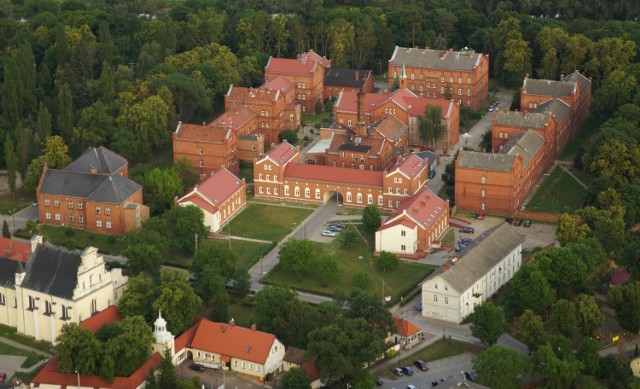 Budowa szpitala trwała siedem lat, rozpoczęła się w 1847 r. Plany sporządził Stendener z Halle. Wtedy szpital był Zachodnio-Pruskim Rejonowym Zakładem Leczniczo-Opiekuńczym dla Umysłowo Chorych.