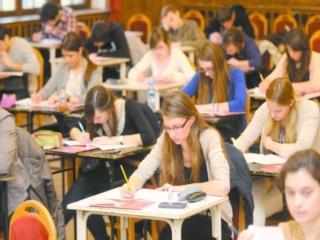 W ponad 200 szkołach w Kujawsko-Pomorskiem odbyła się próbna matura z matematyki. Jedyna taka w kraju