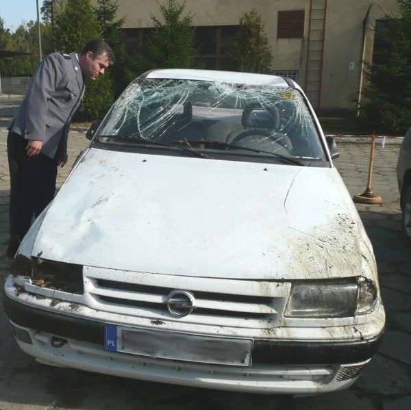 Auto stoi na policyjnym parkingu do dyspozycji prokuratury.