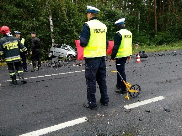 Wypadek w Piotrowie. Cztery osoby nie żyją, jedna walczy o życie