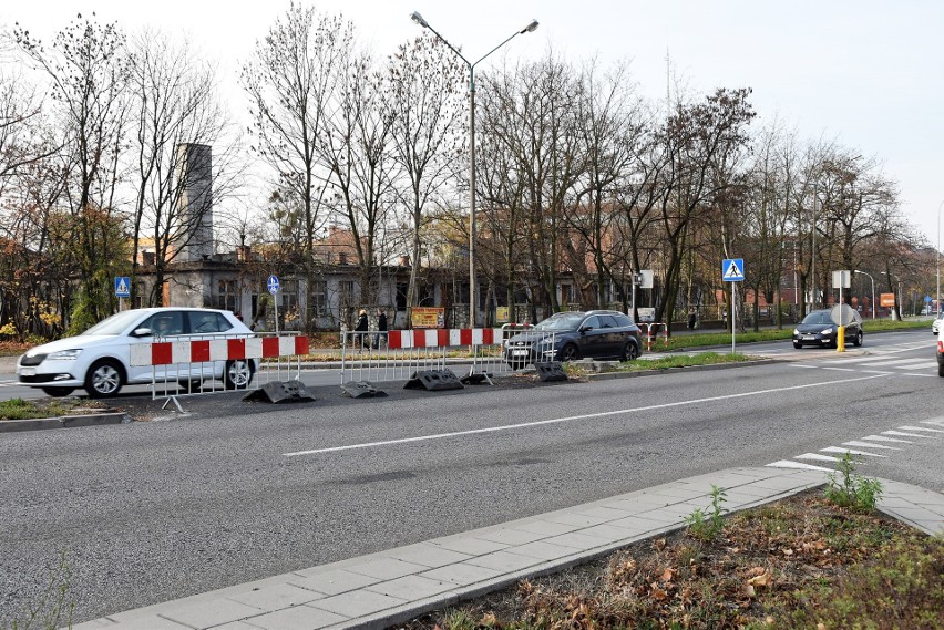 Układ komunikacyjny pod wiaduktem na ulicy Ozimskiej się...