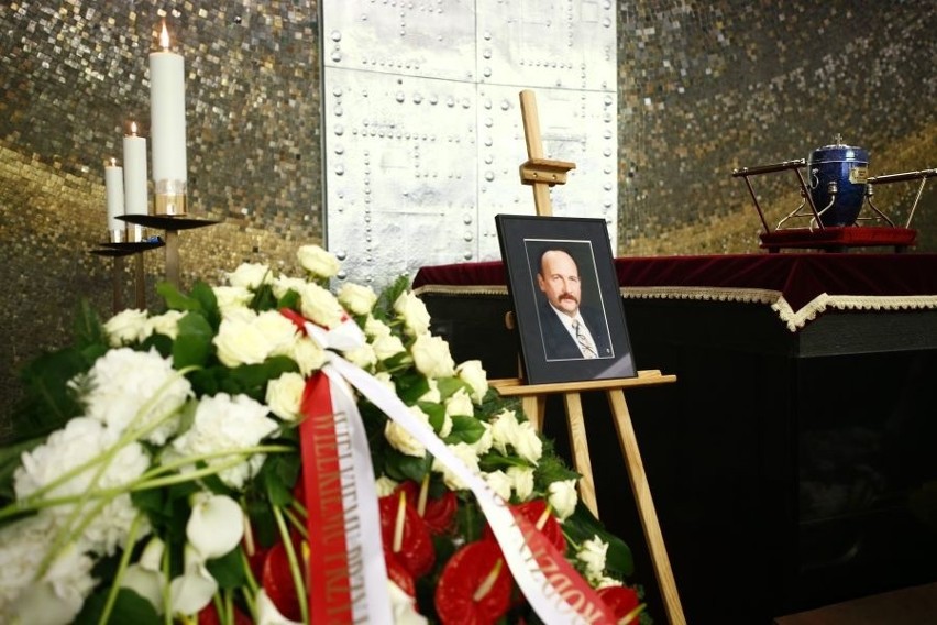 Wiele osób w Warszawie uczestniczyło w pogrzebie Zbigniewa Pacelta, zasłużonego sportowca i trenera. Byli mistrzowie olimpijscy [ZDJĘCIA]