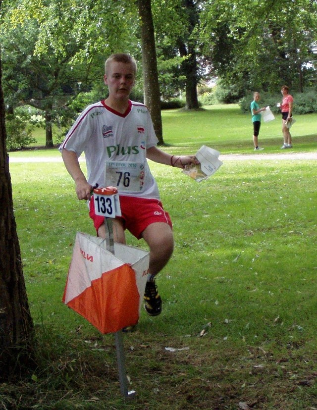 Marcin Rosiński (na zdjęciu) bardzo dobrze radzi sobie w biegu na orientację.