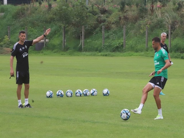 Czy Leandro Rossi przekona trenera Galcę do swoich umiejętności?