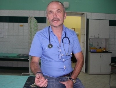 Od miesiąca starosta próbuje przywrócić lekarza Piotra Rogalskiego na stanowisko prezesa szpitala.