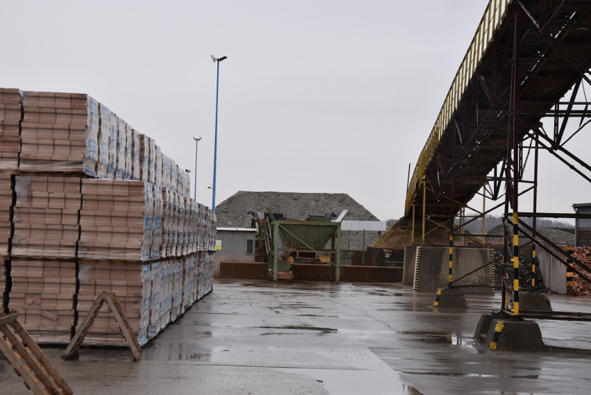 Tak obecnie produkuje się cegły. Wyroby z zakładów w Woli Rzędzińskiej trafiają na budowy w całej Polsce [ZDJĘCIA]