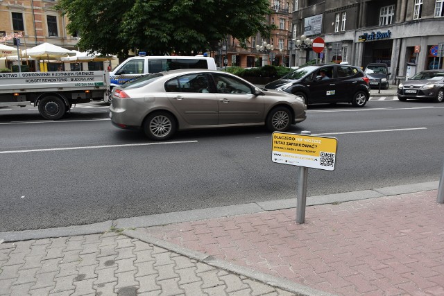 Katowice chcą wprowadzić podwyżki cen za parkowanie i rozszerzyć strefę płatnego parkowania. Najpierw dostosują miejsca parkingowe do obowiązujących przepisów. Łącznie zostanie zlikwidowanych ok. 1000 miejsc.