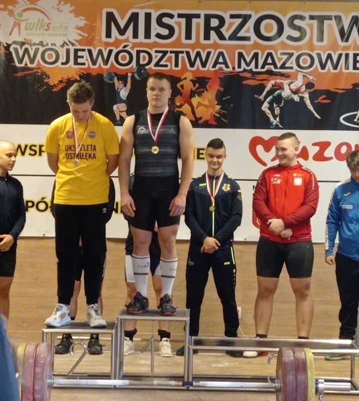 Ostrołęka. UKS Atleta z sukcesami na Wojewódzkim Turnieju o Puchar Marszałka Województwa Mazowieckiego. 25.09.2021. Zdjęcia