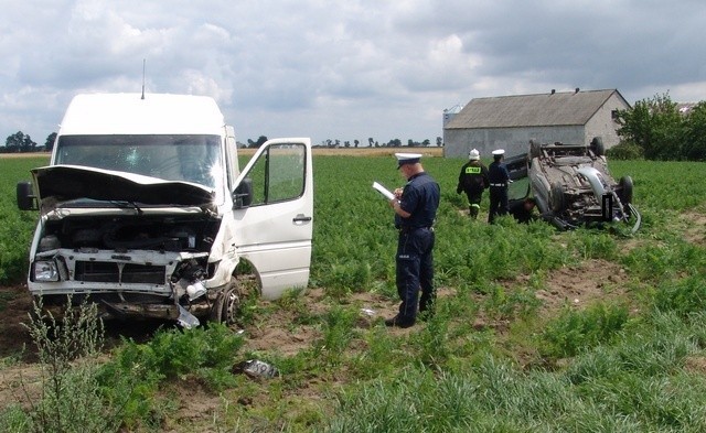 Do wypadku doszło dziś, 15 lipca 2013 r., około godziny 11 w Woli Skarbkowej, w pow. radziejowskim, na drodze powiatowej. 