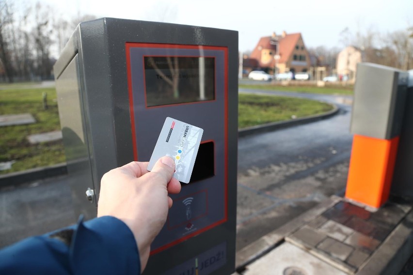 Na parkingach park&ride wyposażonych w szlabany trwają prace...