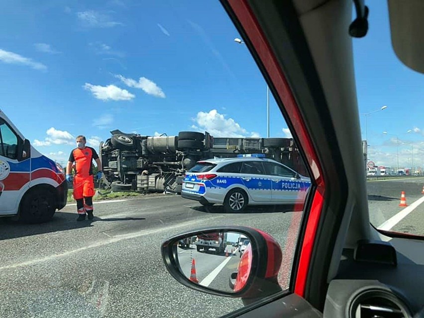 Wypadek tira na autostradzie A4 w Gliwicach....