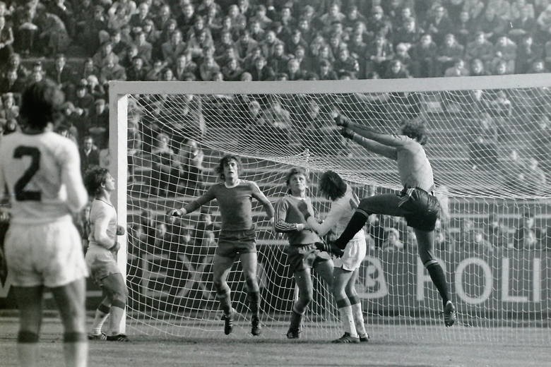 Derby Łodzi. ŁKS - Widzew. To były pojedynki. Tomaszewski i Dziuba kontra Boniek ZDJĘCIA 