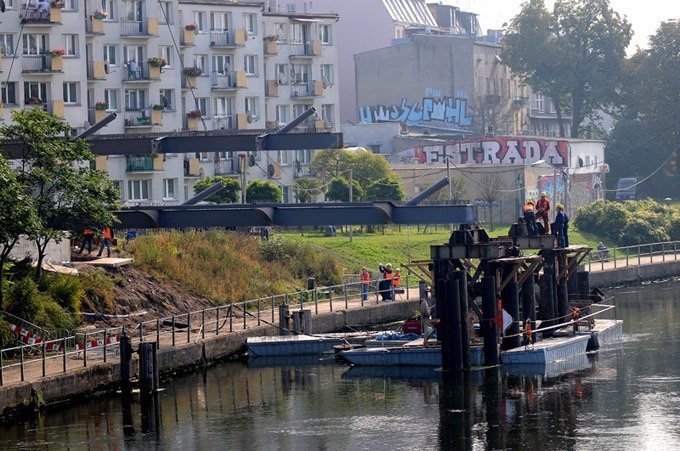 Most zawiśnie na jednej &quot;nodze&quot;