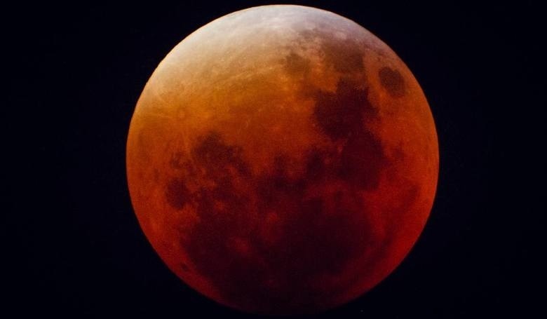 Krwawy Superksiężyc 2018 ONLINE. Super Blue Blood Moon LIVE...