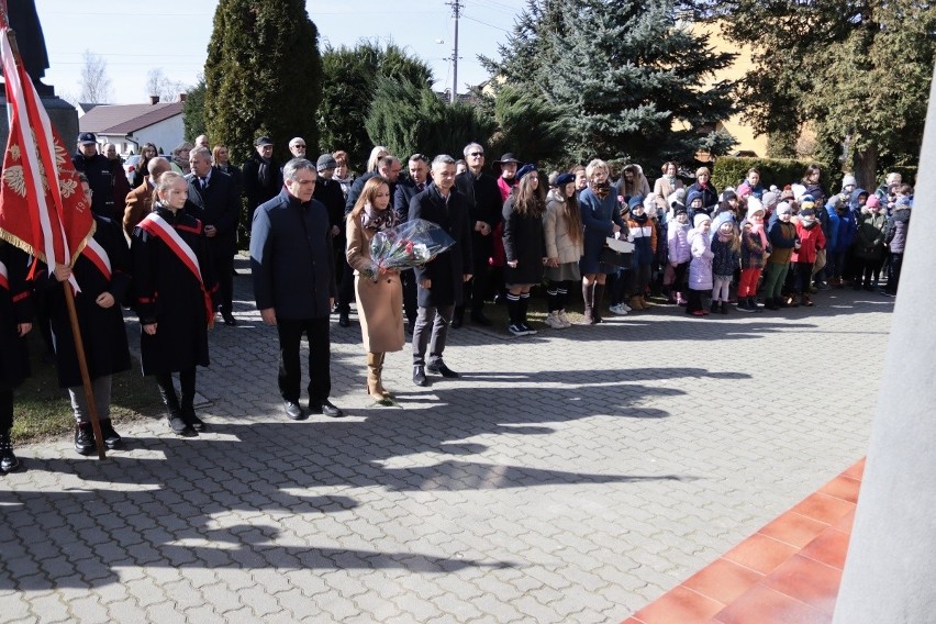 Wielkie uroczystości w Czarncy w gminie Włoszczowa upamiętniające 79. rocznicę bitwy na Zwierzyńcu. Zobaczcie zdjęcia
