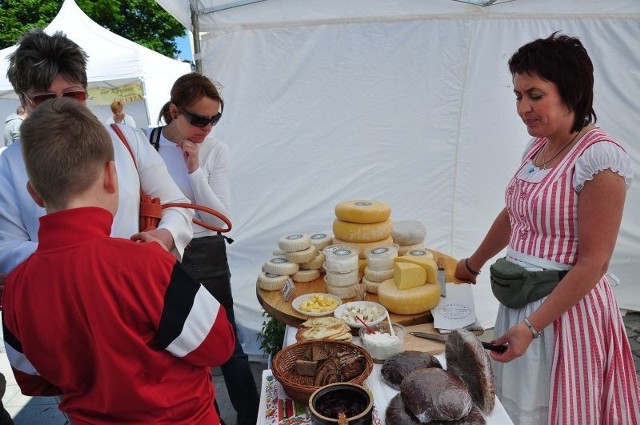W czasie festiwalu można było spróbować ponad 100 serów z różnych zakątków Polski. 