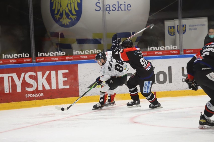 GKS Tychy pewnie pokonał w pierwsyzm meczu play off Ciarko...