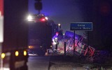 Ciągnik z chemikaliami wpadł do rowu. Droga Wrocław - Oborniki Śl. była zablokowana (ZDJĘCIA)