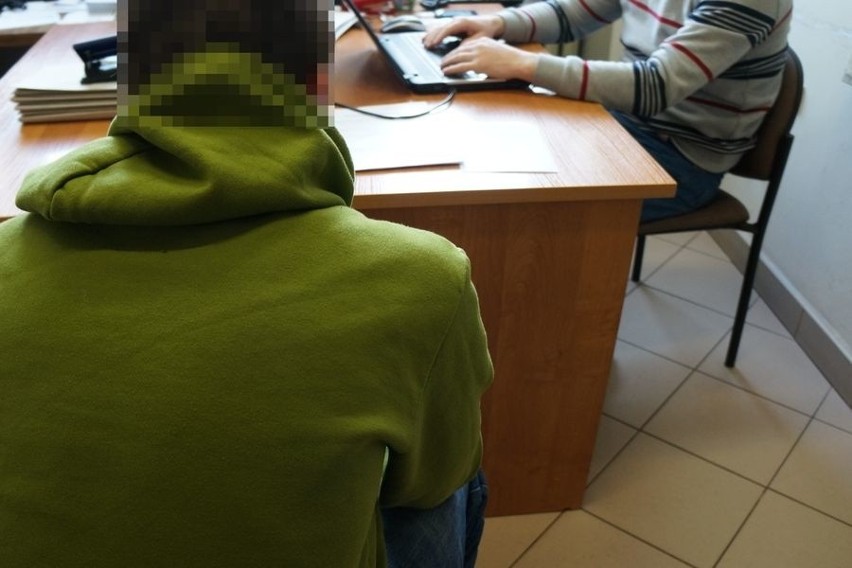 Dąbrowa Górnicza: Zatrzymany 19-latek z narkotykami