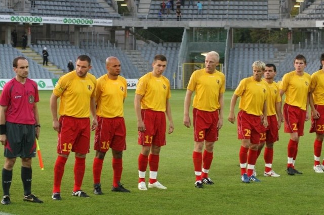 Piłkarze Korony mecz z Widzewem rozpoczną później ze względu na transmisję telewizyjną.