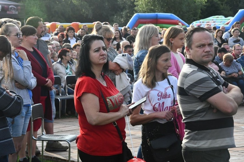 Koncert zespołu Boys na Dniach Wodzisławia 2022. Bawiły się tłumy. Zobacz zdjęcia!