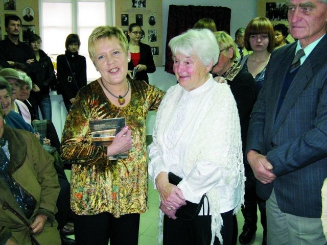Najstarszą uczestniczką spotkania była Mirosława Kupczyk, seniorka rodu Pietraszów. Na zdjęciu z córką Iwoną Wiśniewską.