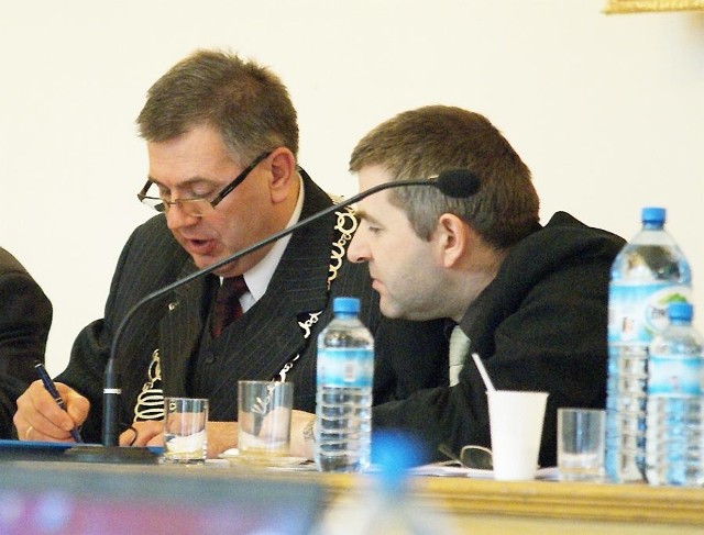 Marek Bartkowicz (po prawej) z przewodniczącym rady Tomaszem Marcinkowski