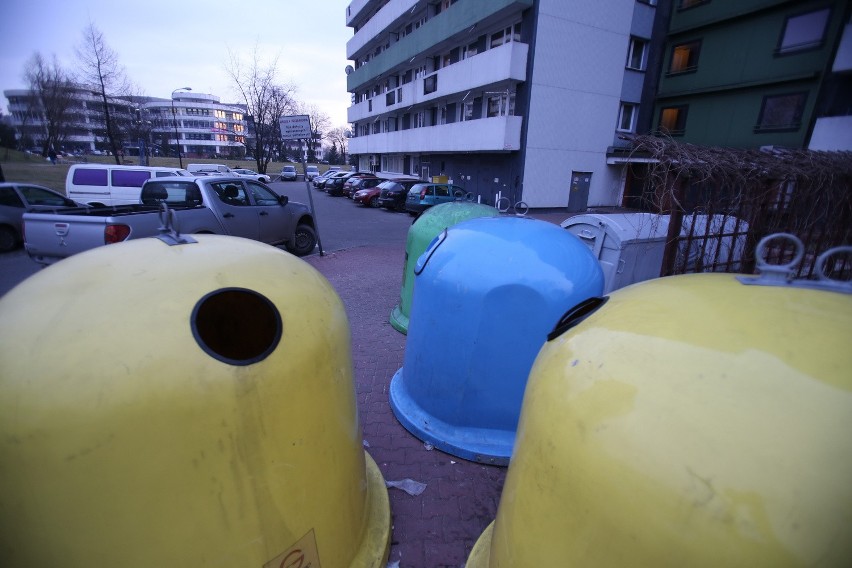 Katowice, osiedle Tysiąclecia. Segregacja odpadów już się...