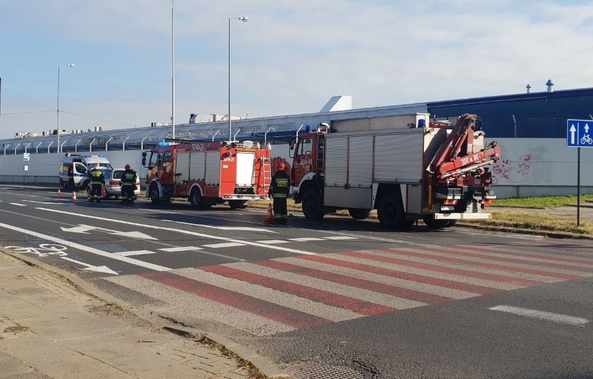 Kierująca seatem kobieta zjechała z jezdni, przejechała...