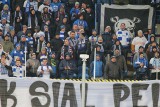 Lech Poznań: Kibice na meczu z Lechią Gdańsk wywiesili transparent i... sprowokowali Indonezyjczyków. Kolejorz zaatakowany w sieci!