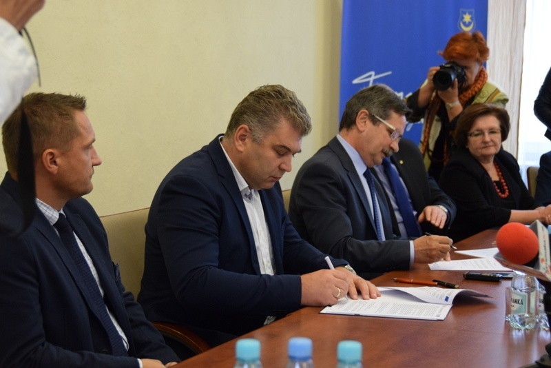 Podpisanie umowy w sprawie przebudowy ul. Elektrycznej