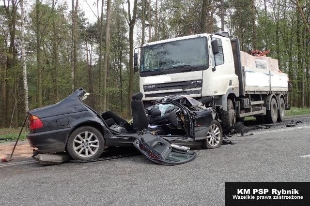 Wypadek w Rybniku: Kierowca BMW nagle zmienił pas i wbił się...