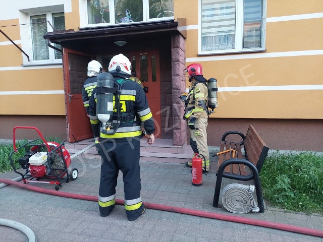 We wtorek wieczorem strażacy z Kozienic gasili pożar w piwnicy bloku przy ulicy Kopernika.