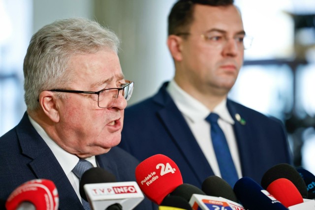 Z lewej minister rolnictwa Czesław Siekierski