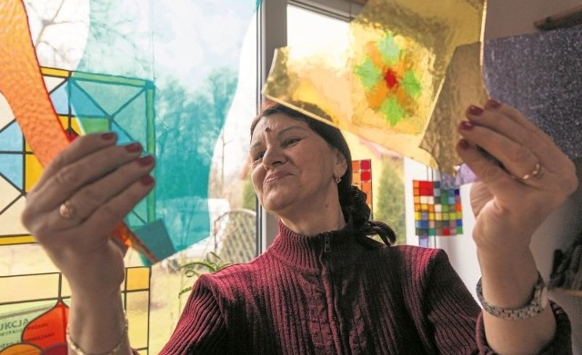 My patrzymy na świat przez barwne szkła - mówi Wiera Godlewska.