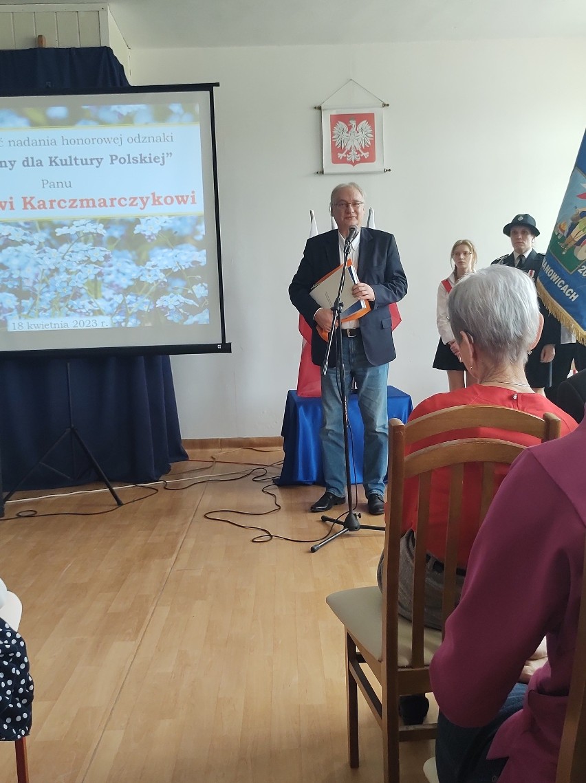 To dzięki niemu możemy podziwiać wawelskie skarby - pan Julian został odznaczony odznaką "Zasłużony dla Kultury Polskiej". Zdjęcia