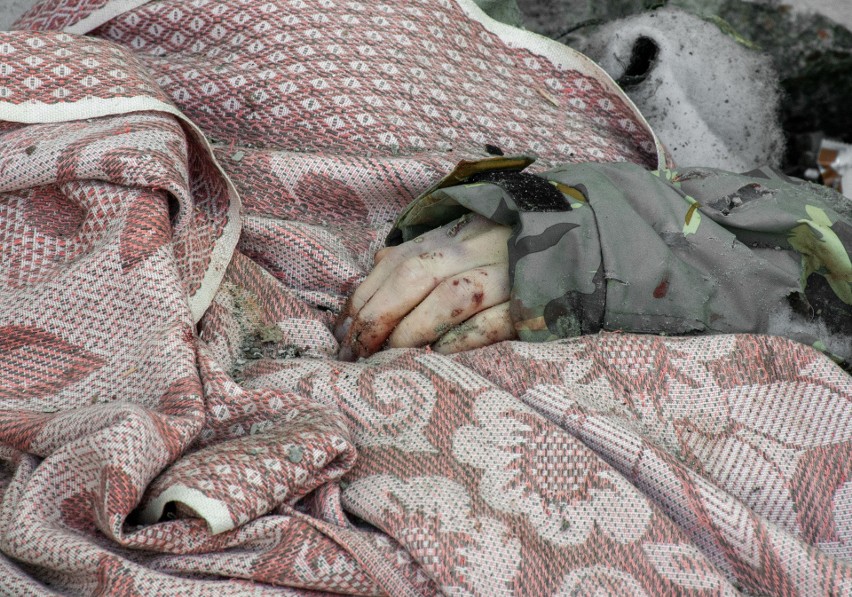 Wojna na Ukrainie. Charków po weekendowym bombardowaniu. Koszmar na ulicach