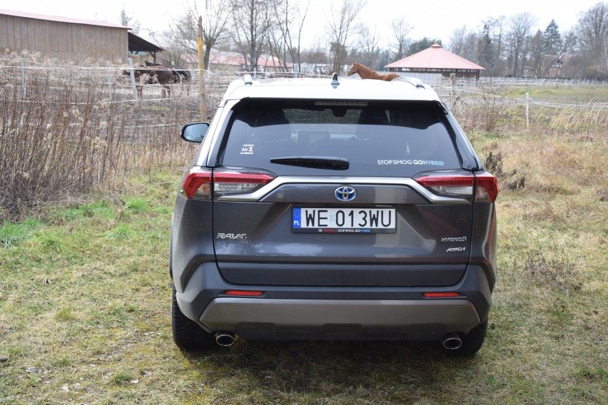 Toyota deklaruje, że RAV4 2.5 Hybrid o łącznej mocy 222 KM i...