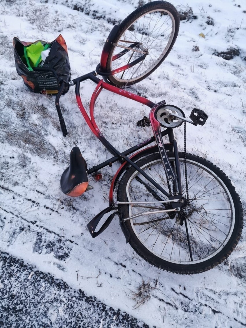 Tragiczny wypadek pod Gołańczą. Piaskarka potrąciła rowerzystkę. Kobieta nie przeżyła