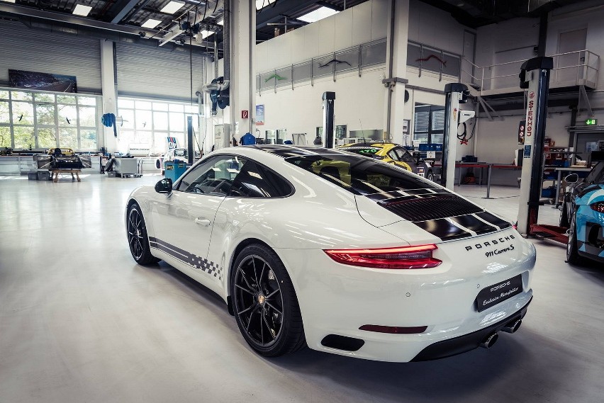 Porsche 911 Carrera S Endurance Racing Edition...