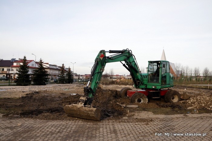 Ruszyły prace przy modernizacji hali w Staszowie (ZDJĘCIA)