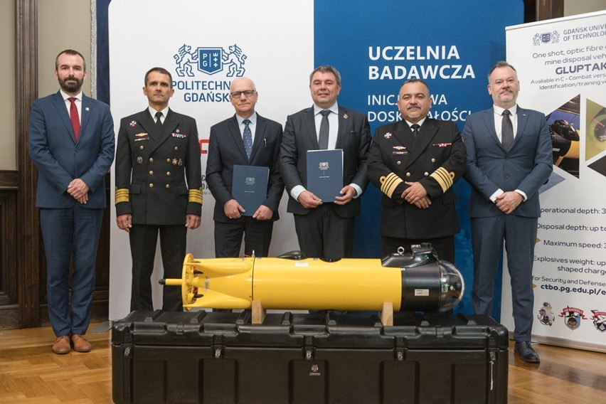 Niszczyciele min Jaskółka, Rybitwa i Czajka będą wyposażone w opracowany na PG system obrony przeciwminowej o kr. Głuptak