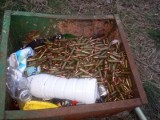 Kilkaset sztuk ostrej amunicji leżało w koszu na śmieci