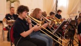 Zespół "Śląsk" zorganizował warsztaty dla Szkolnej Orkiestry Dętej "Allegretto" z Rogoźnika