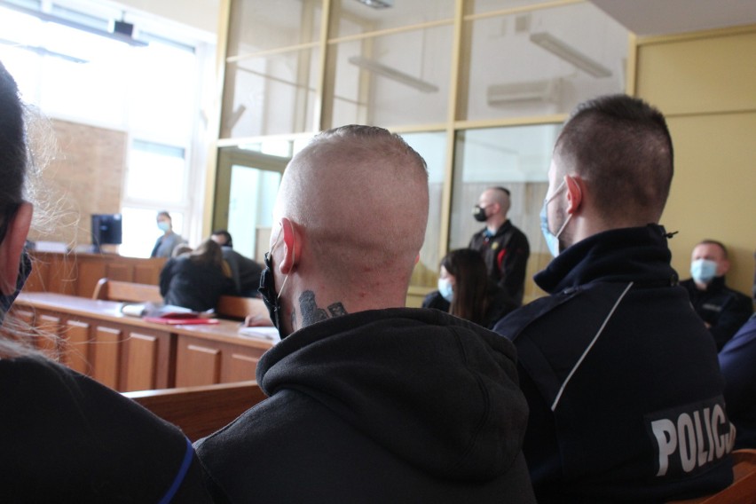 Oskarżeni o porwanie na sali rozpraw krakowskiego sądu