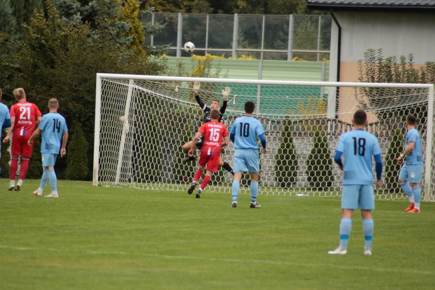 Watkem Korona Bendiks Rzeszów - Polonia Przemyśl 3:1 (0:1)...