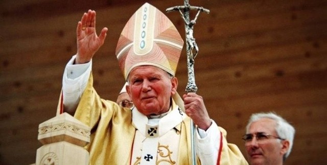 W trakcie koncertu będzie można wysłuchać fragmentów kazań Jana Pawła II wygłaszane podczas pielgrzymek do Polski w wersji oryginalnej (radiowej)